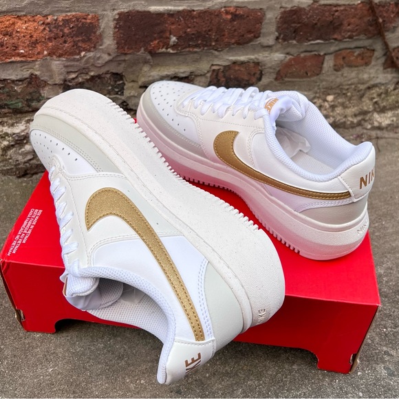 Nike Court Vision Alta White Metallic Gold Leather Platform Shoe Womens 10 NEW - Picture 6 of 12